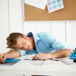 خواب کافی دانش‌آموزان