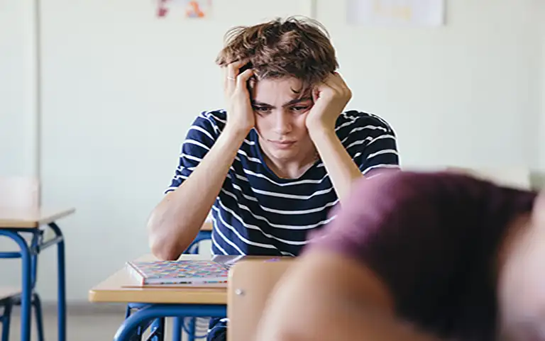 مقابله با اضطراب دانش‌آموزان برای سال اول دبیرستان