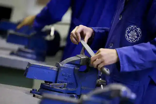 رفع مشکل بیکاری