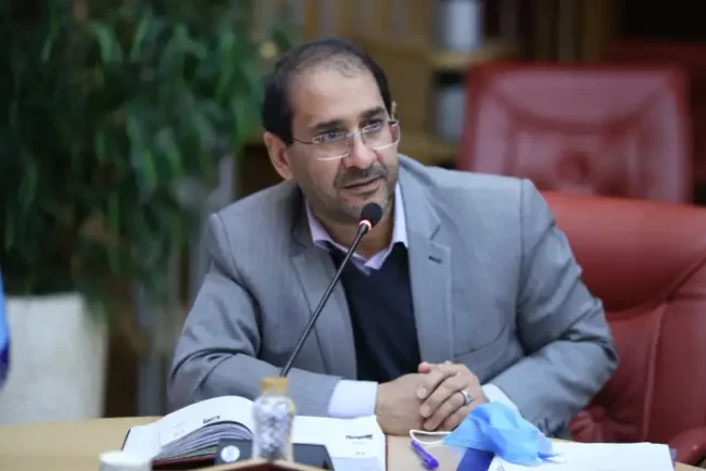 استادان، کلید اصلی تحول