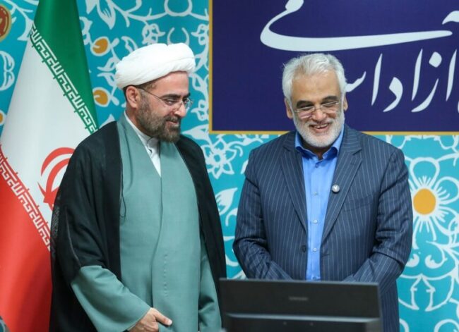 بررسی مشابهت پایان‌نامه‌ها