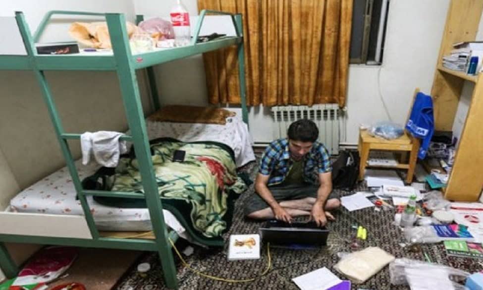 تخت خوابگاهی نیمه‌کاره