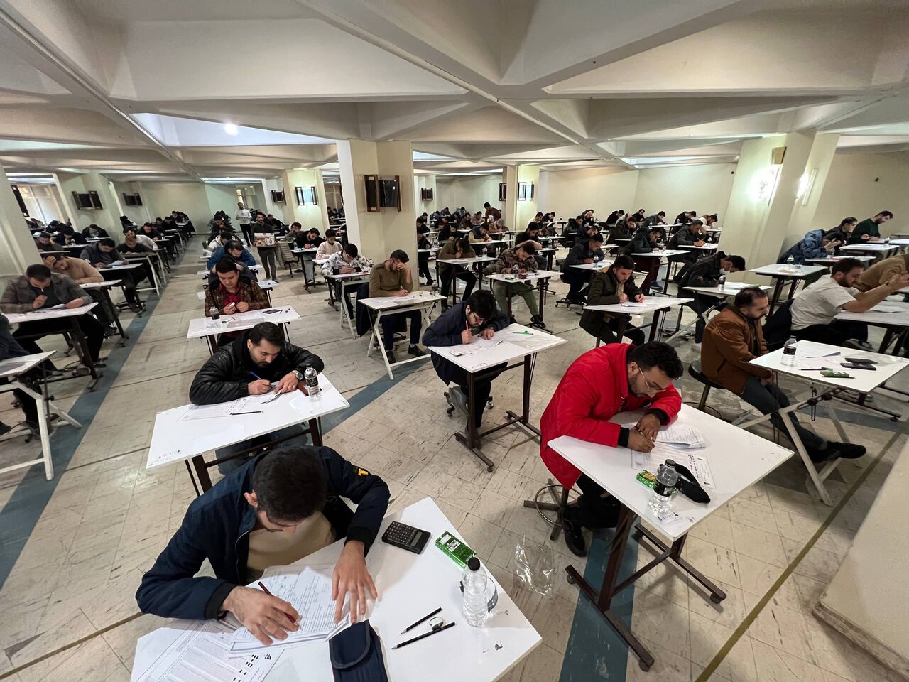 آزمون کارشناسی رسمی دادگستری ۱۴۰۴ برگزار شد