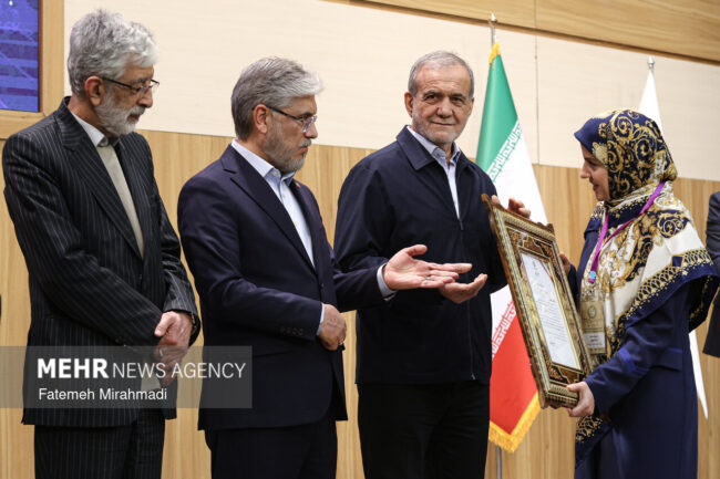 معرفی برترین ایرانشناسان دنیا؛ تقدیر از ۳۶ شخص و نهاد علوم انسانی