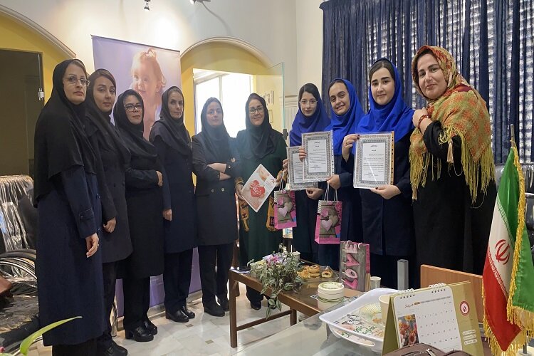بازدید دانشآموزان پژوهشگر لاهیجان از مرکز رویان جهاد دانشگاهی گیلان