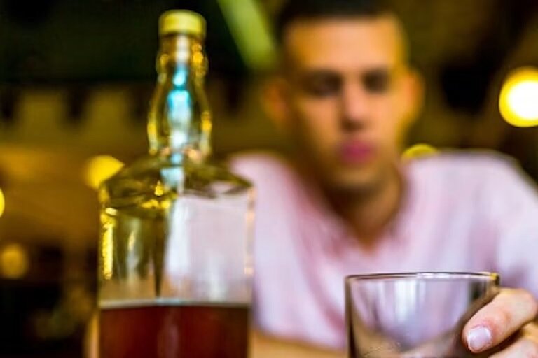 حتی یک جرعه نوشیدنی الکلی در روز، خطر ابتلا به ۱۰ نوع سرطان را افزایش میدهد