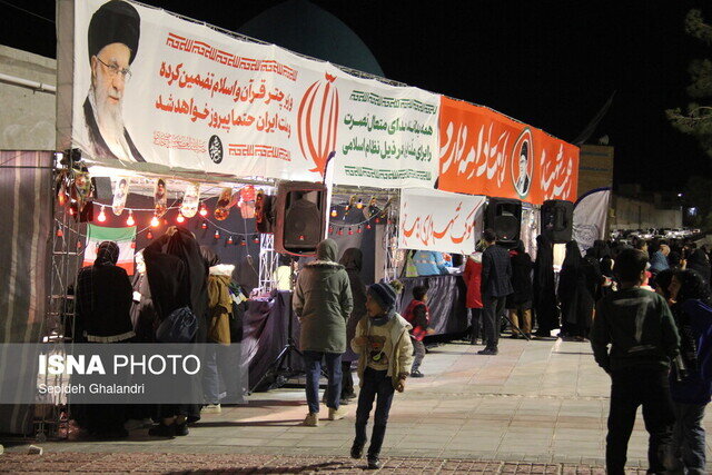 برپایی ۳۵ موکب دانشگاه آزاد در تشییع رهبر شهید