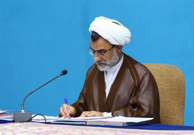 دبیر شورای عالی انقلاب فرهنگی: آموزش هوشمند، الگوی سوم آموزش عالی در کشور است